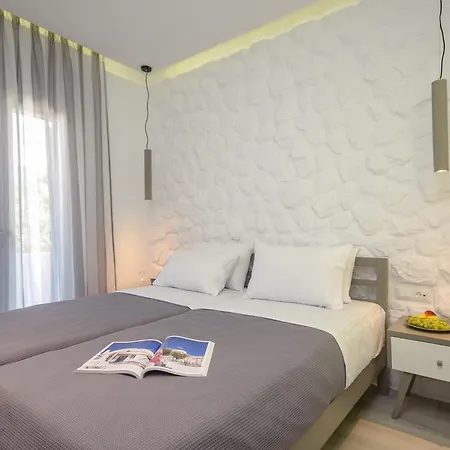 Elegant Apartment *