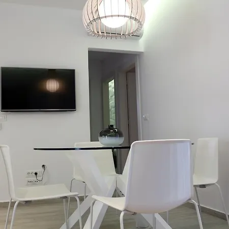Elegant Apartment *