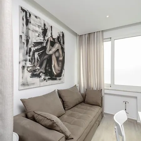 Elegant איוס פרוקופיוס