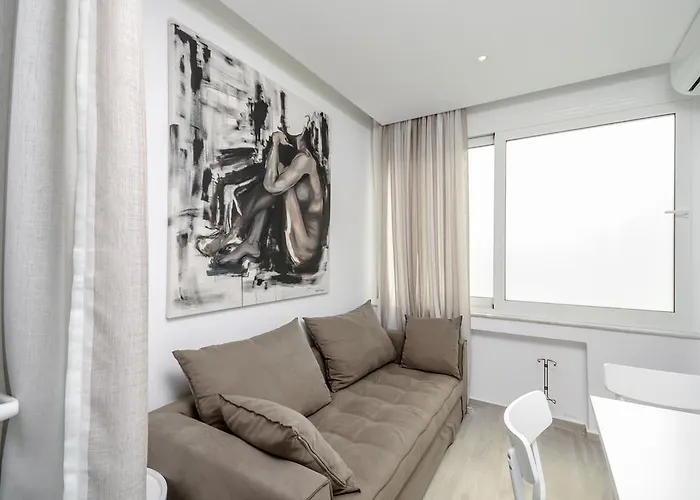 Elegant איוס פרוקופיוס